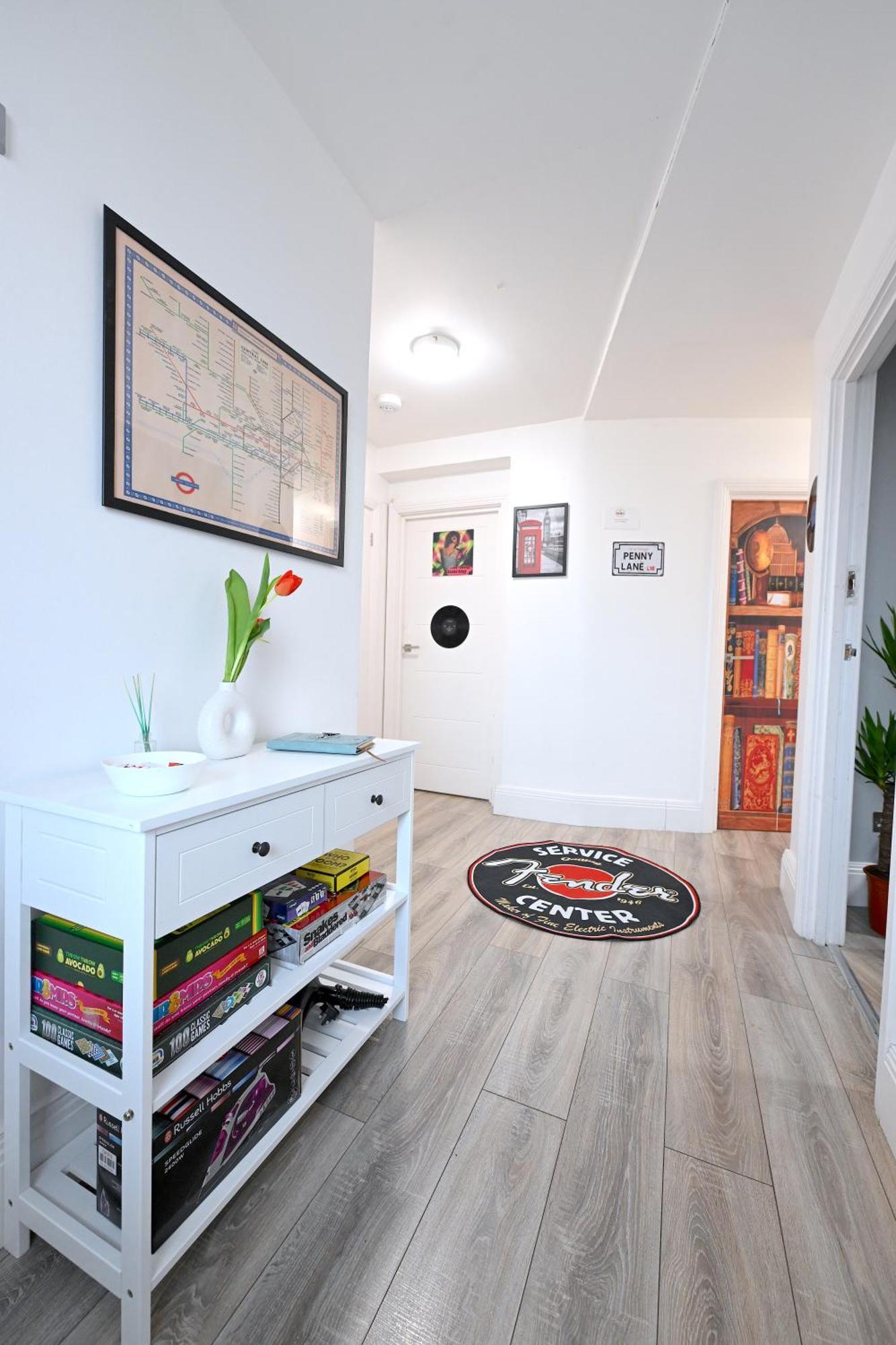 Superb 4 Bedroom Flat In The Heart Of Camden Town Londra Dış mekan fotoğraf